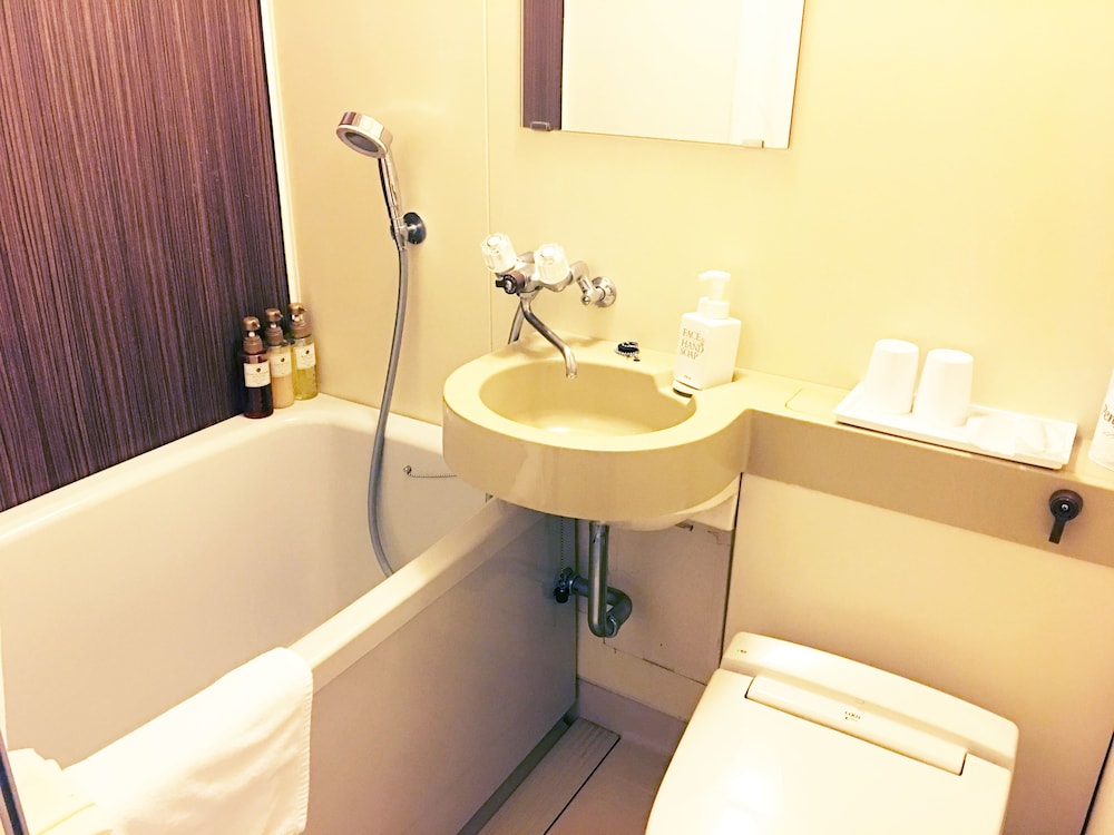 Standard Double Room, Non Smoking (Cleaning is Optional with Additional Cost) photo 3