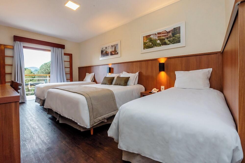 Deluxe Triple Connecting Room photo 1
