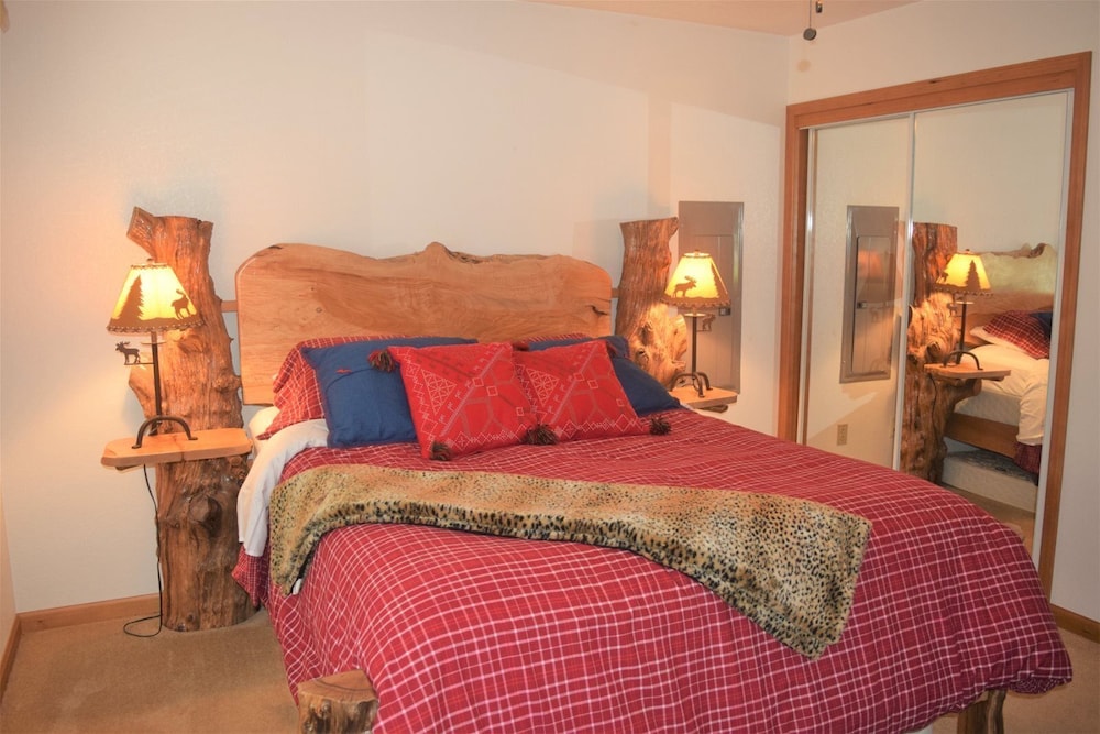 Cabin (Cougar Cabin)