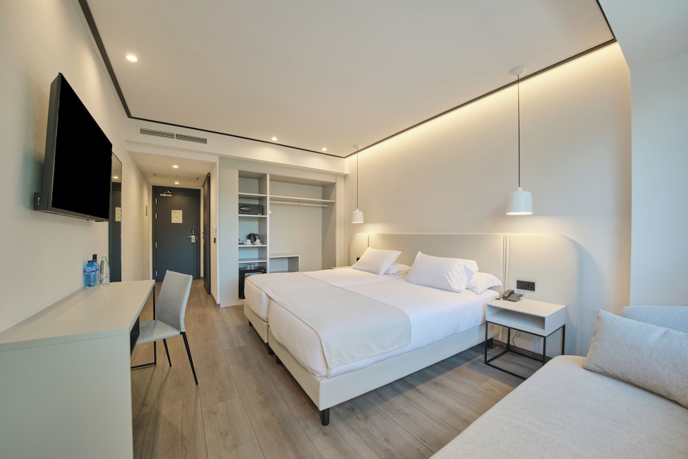 Standard Triple Room - Photo 12