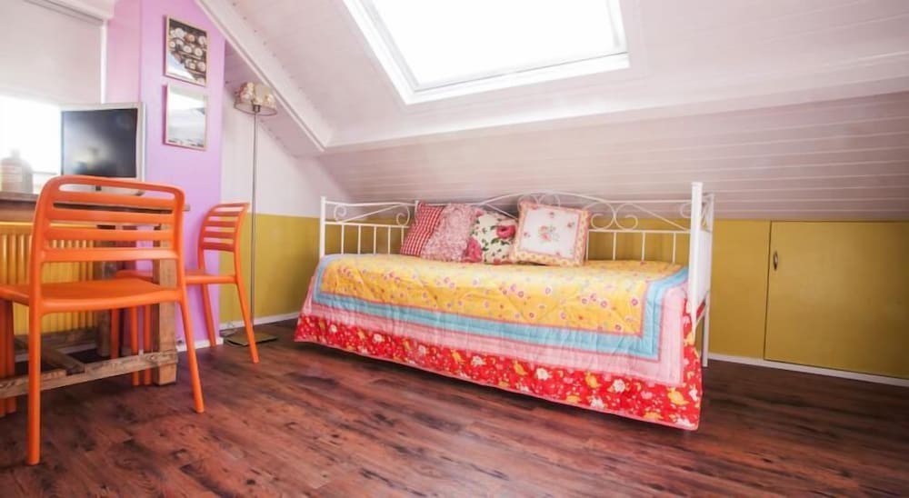 Premium Single Room (Silver) photo 3