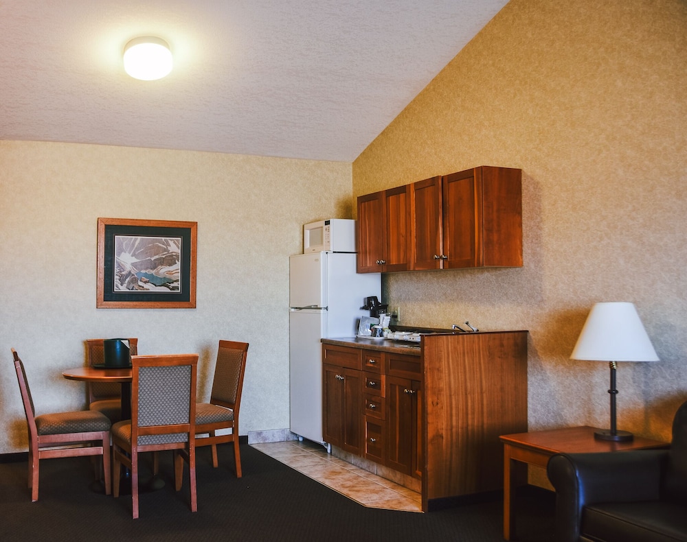 Economy Double Room, 1 King Bed with Sofa bed, Non Smoking, Kitchenette