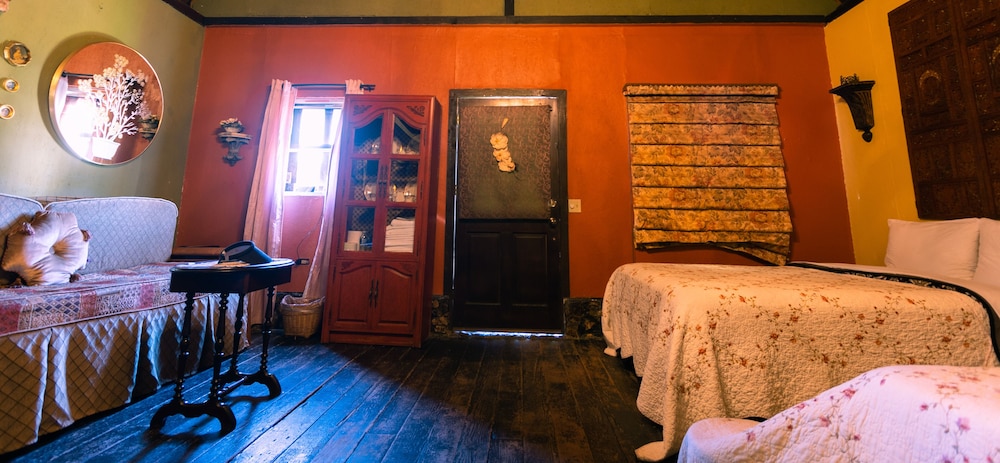 Quadruple Room, Mountain View photo 1