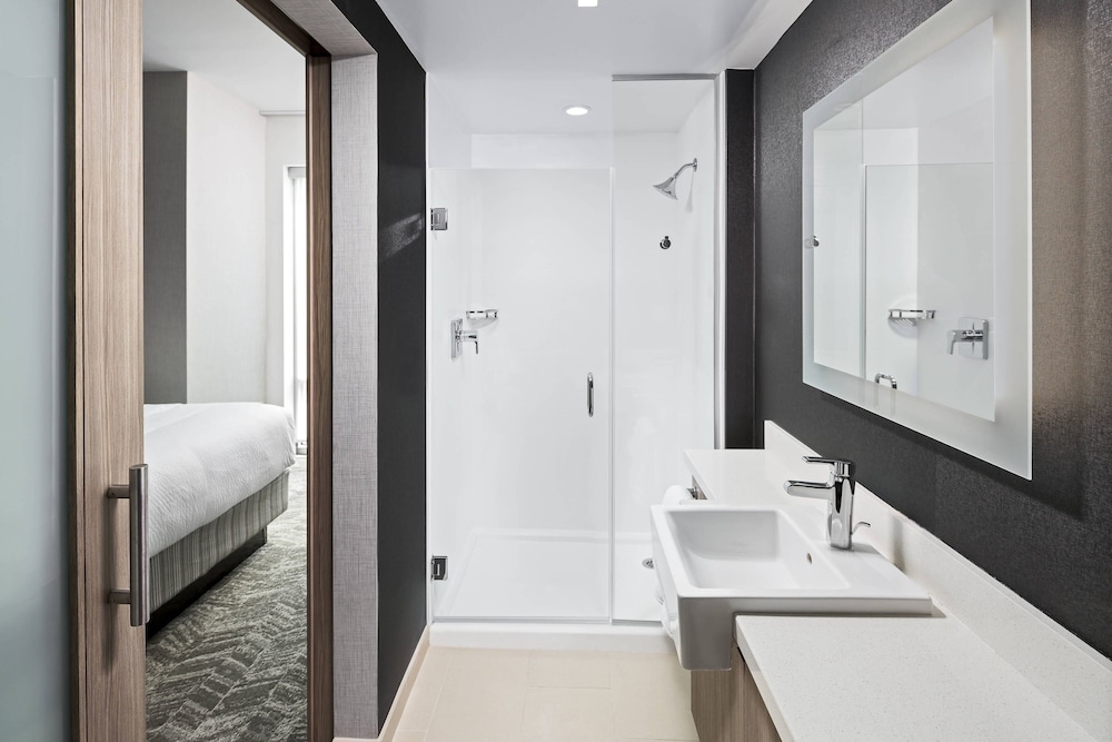 Suite, Multiple Beds - Photo 4