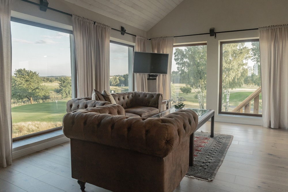 Luxury Suite, Balcony