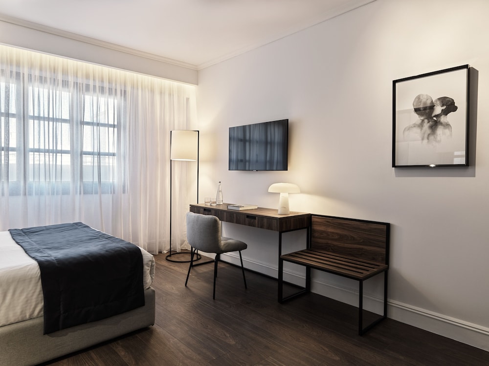 Premium Double Room - Photo 9
