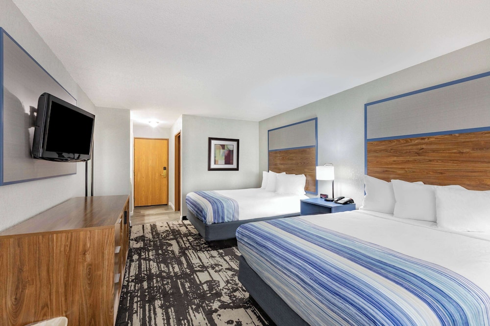 Room, 2 Queen Beds, Accessible, Non Smoking - Photo 2