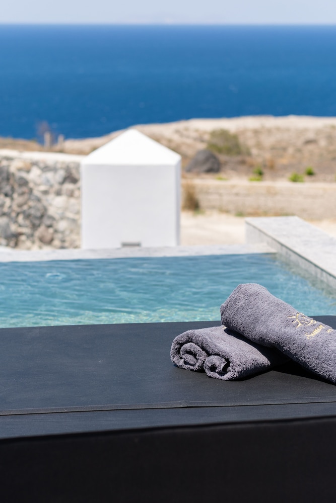 Deluxe Suite with plunge pool and sea view - Photo 2