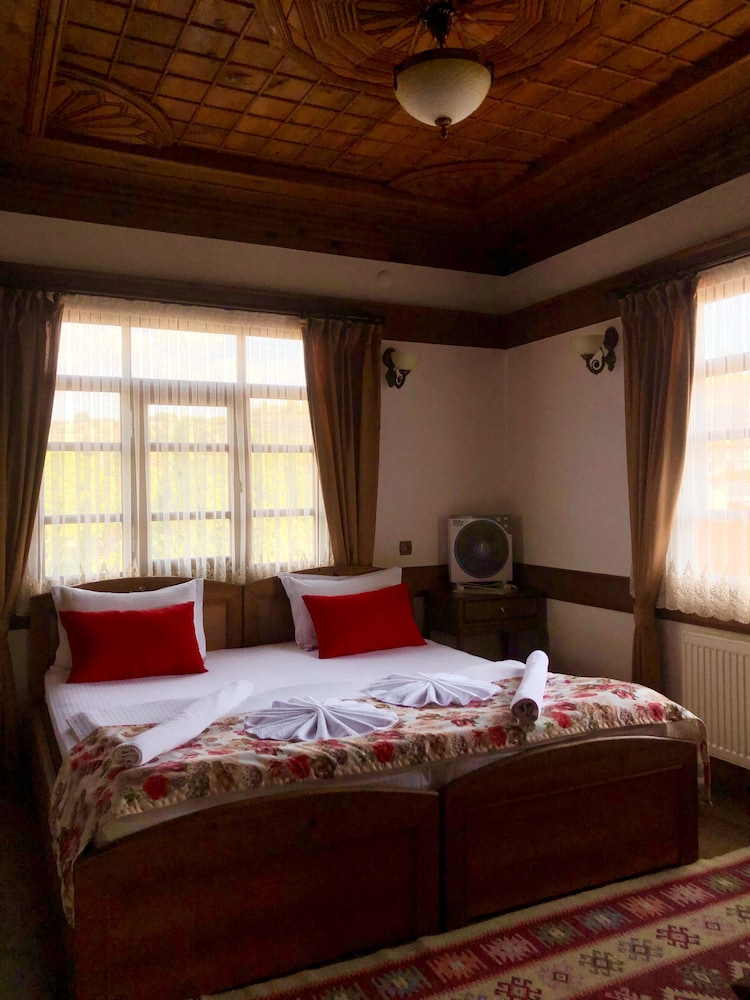 Standard Double Room photo 2