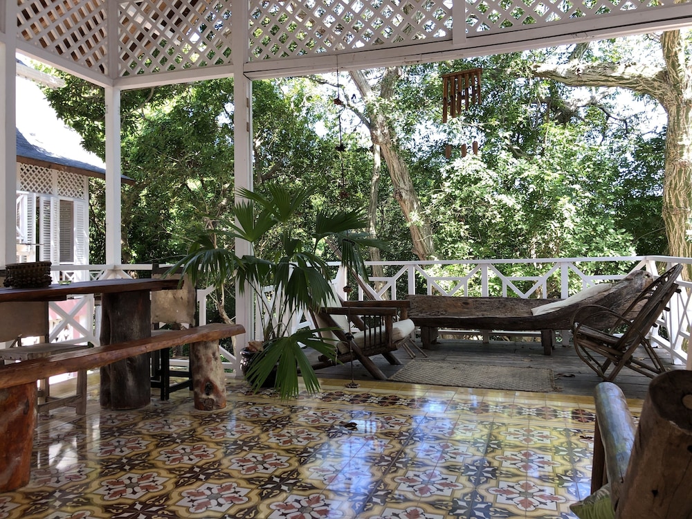 Superior Double Room, Pool Access, Garden View photo 2