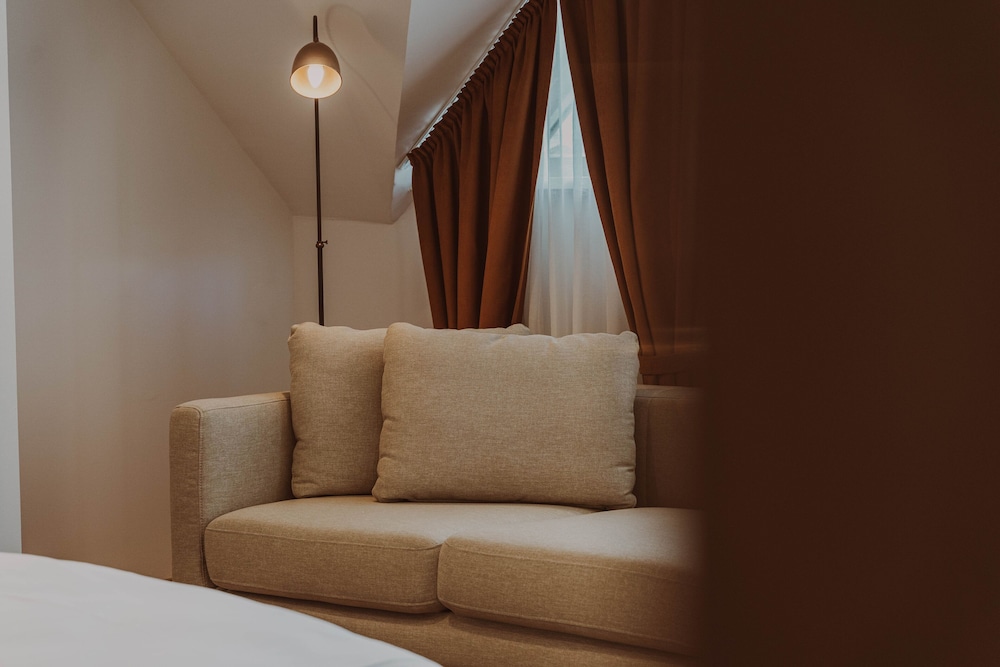 Honeymoon Studio Suite photo 3