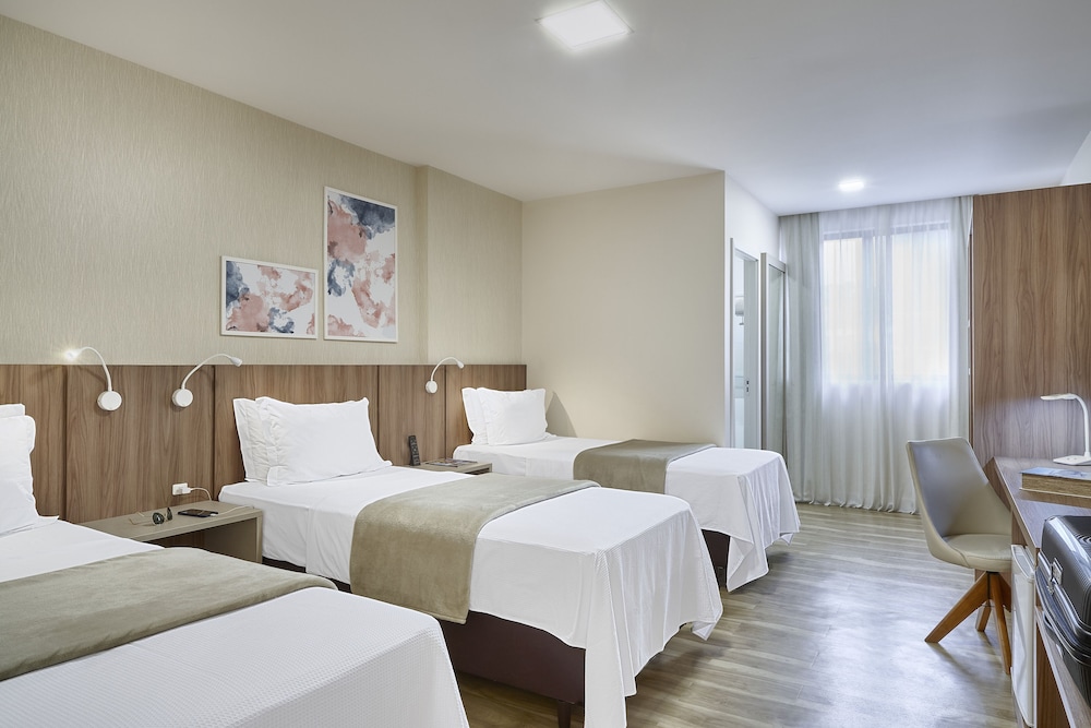 Deluxe Triple Room, 3 Twin Beds - Photo 1