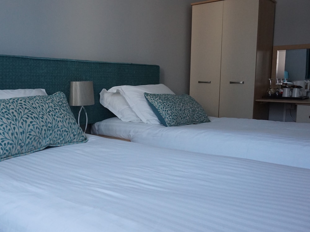 Double or Twin Room, Ensuite (Super-King) photo 2