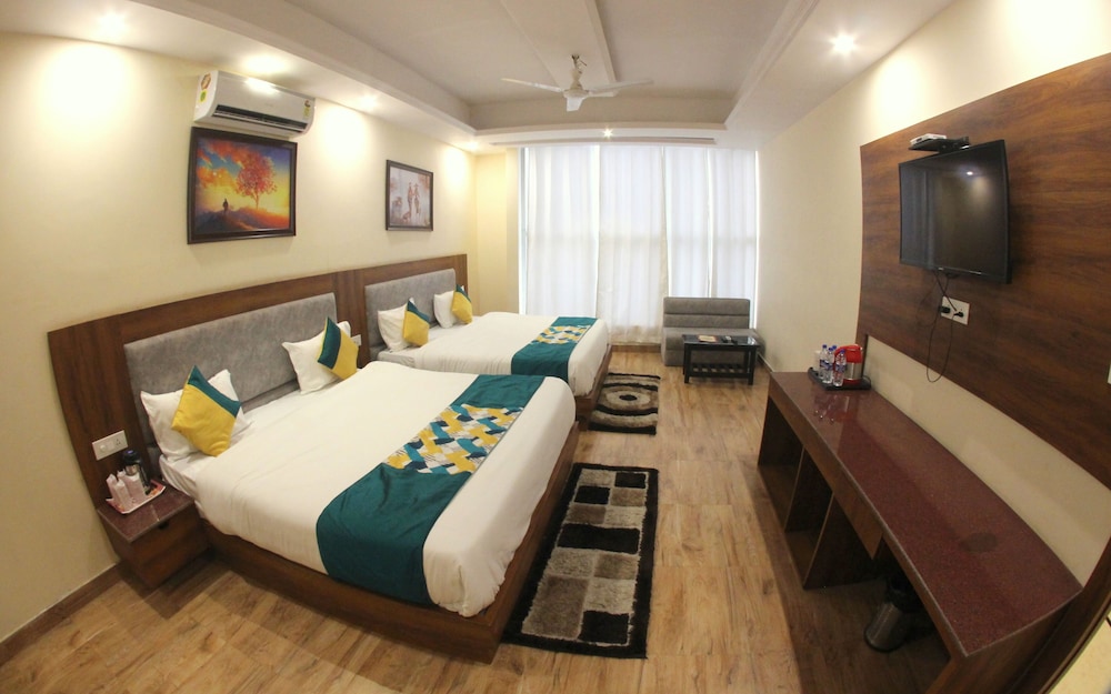 Family Room - Photo 3