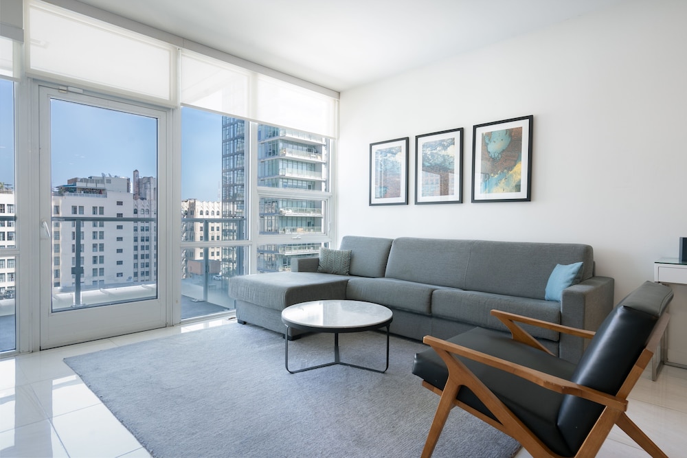 Suite, 1 King Bed with Sofa bed (One Bedroom Suite)