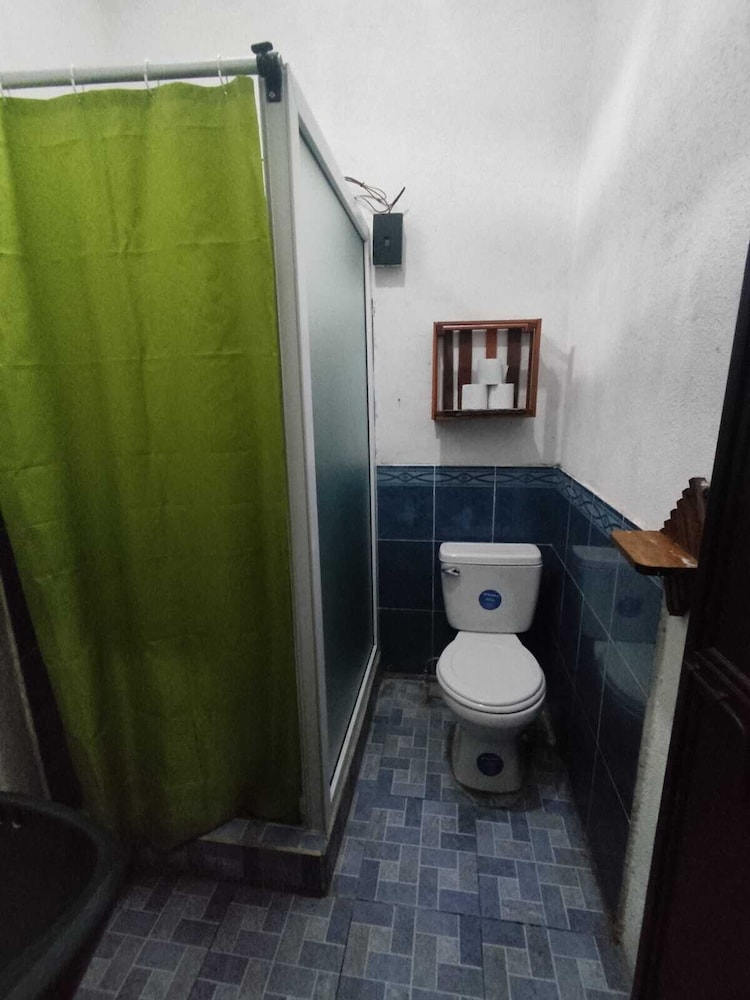 Basic Quadruple Room photo 3