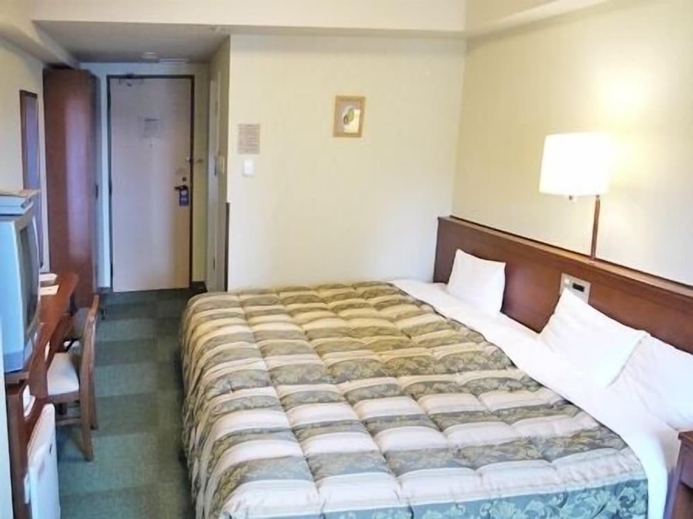 Triple Room, 1 King Bed, Non Smoking photo 1