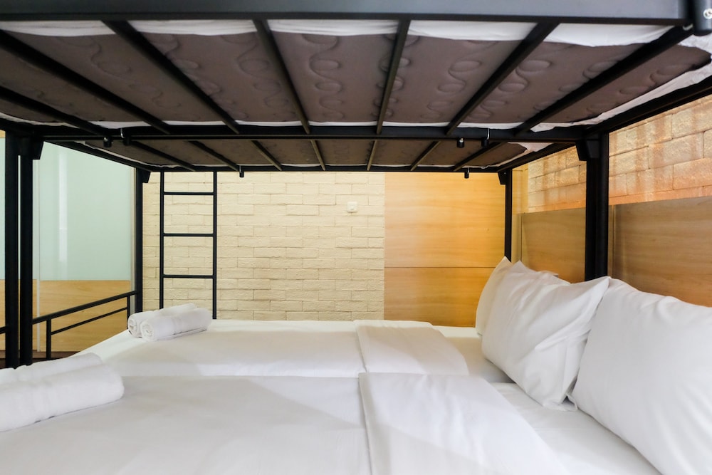 Room - Photo 7