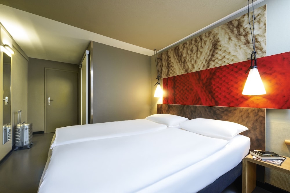 Room, Multiple Beds (New Sleep Easy Concept) photo 2