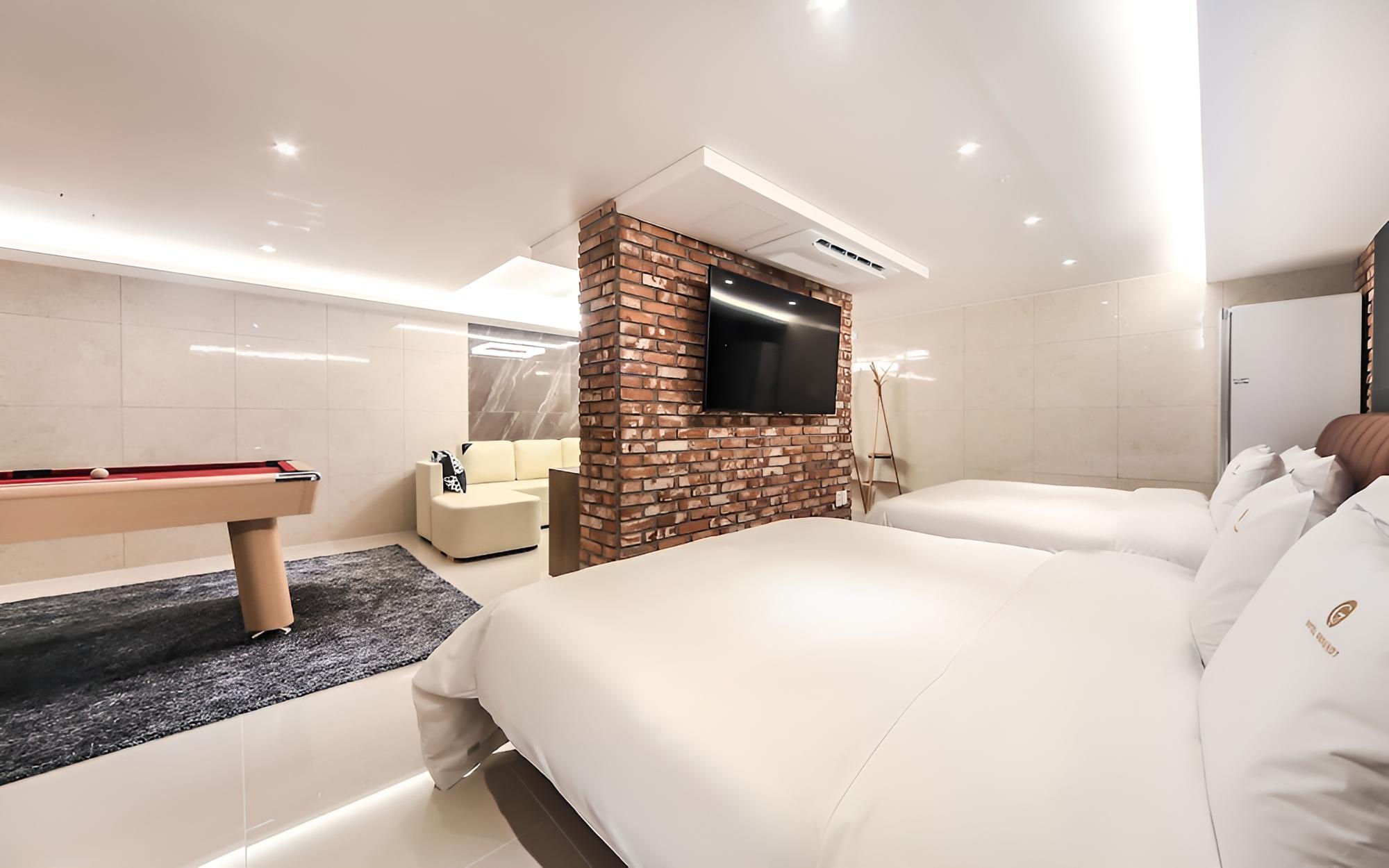 Room (Family Room (reservation directly wit) - Photo 10