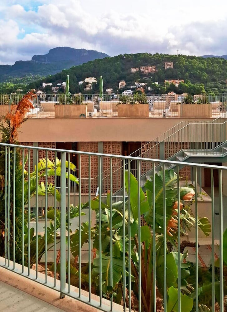 Deluxe Double Room, Balcony, Mountain View - Photo 6