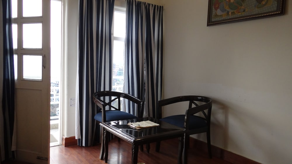 Deluxe Room - Photo 10