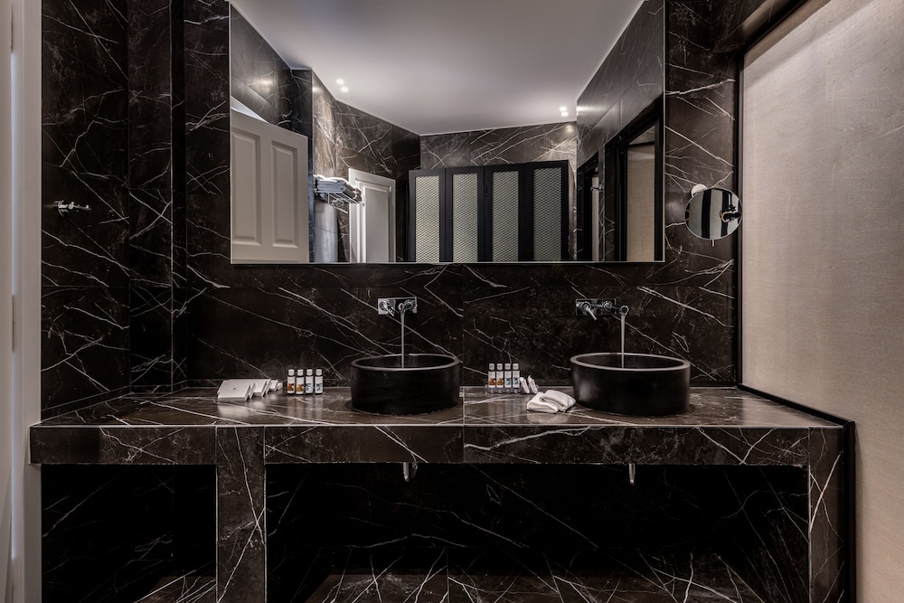 Mystery Suite - Photo 11