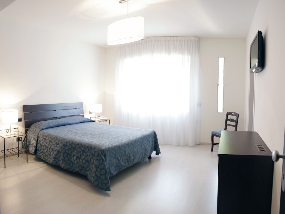 Double or Twin Room, Lagoon View photo 1