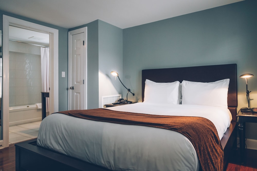 Deluxe Room, 1 Queen Bed - Photo 1