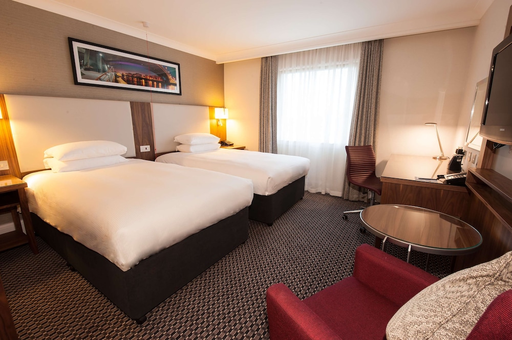 Twin Room, Accessible - Photo 2
