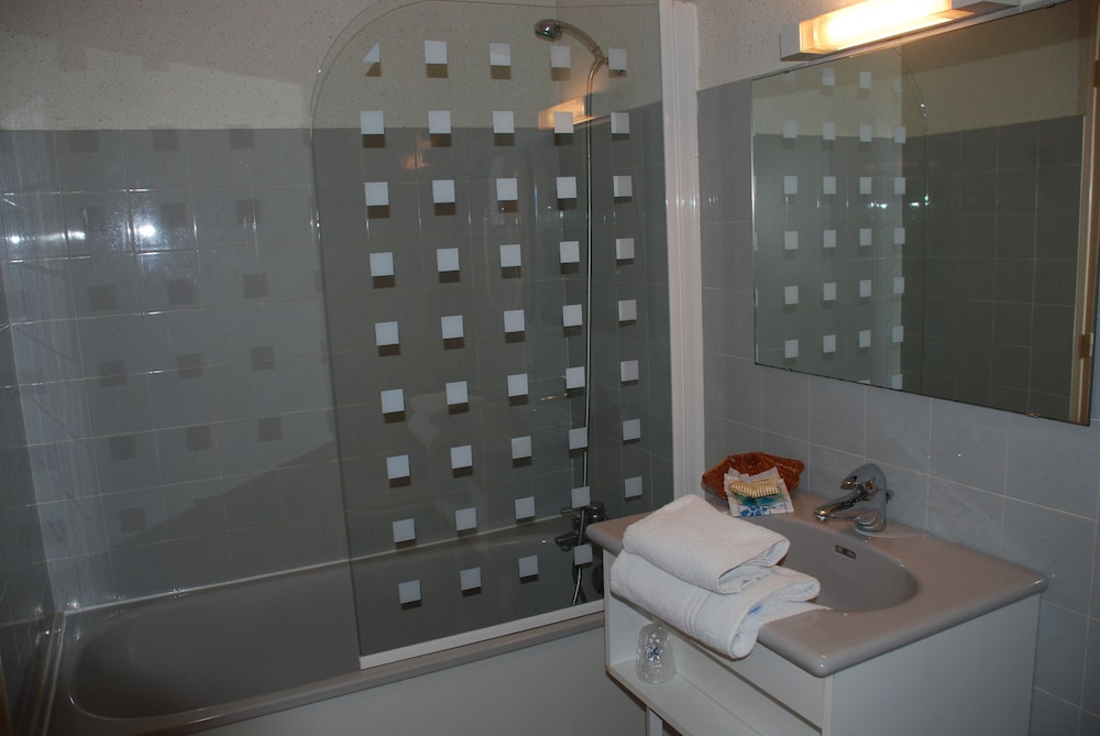 Standard Twin Room photo 2