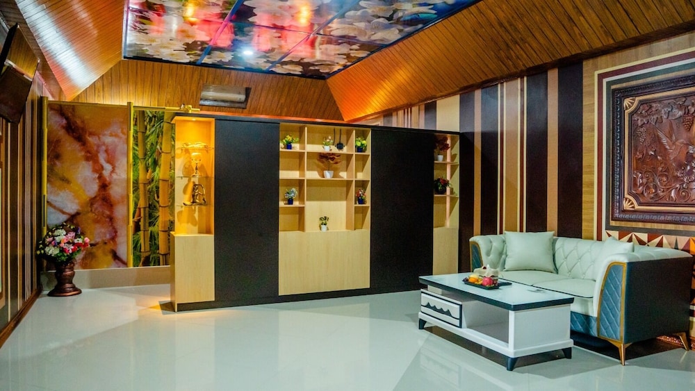 Executive Suite photo 2