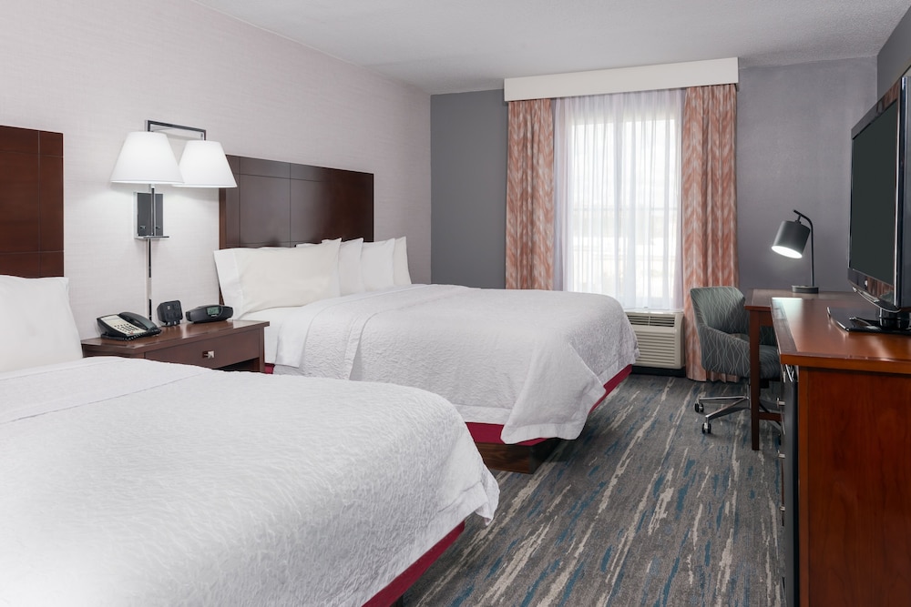 Room, 2 Queen Beds, Accessible (Roll-In Shower) photo 3