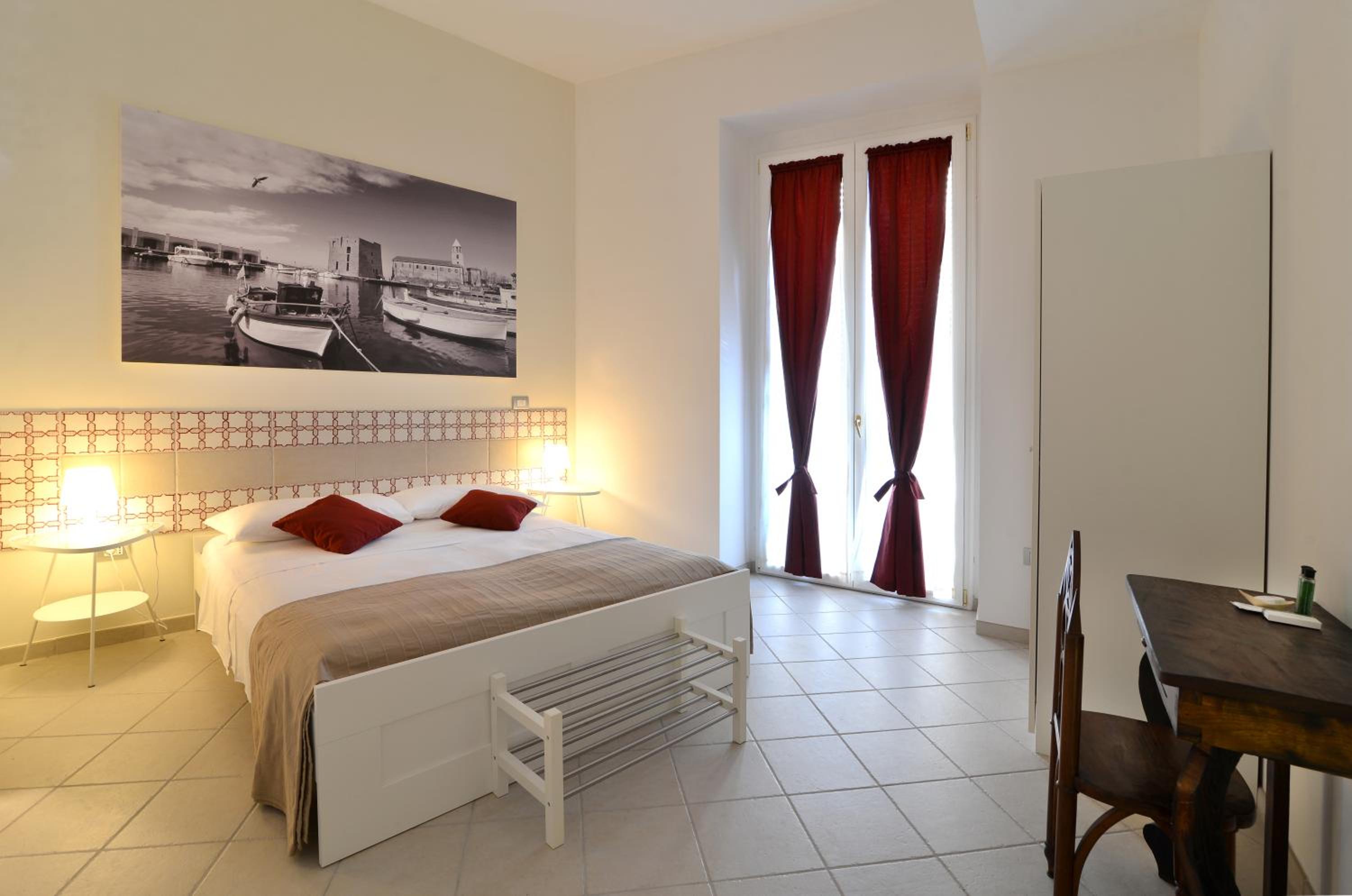 Deluxe Double Room with Balcony photo 1