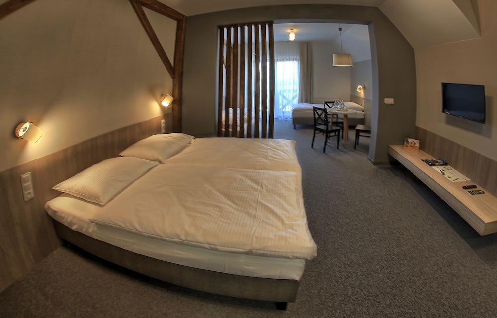 Standard Quadruple Room, Multiple Beds photo 1