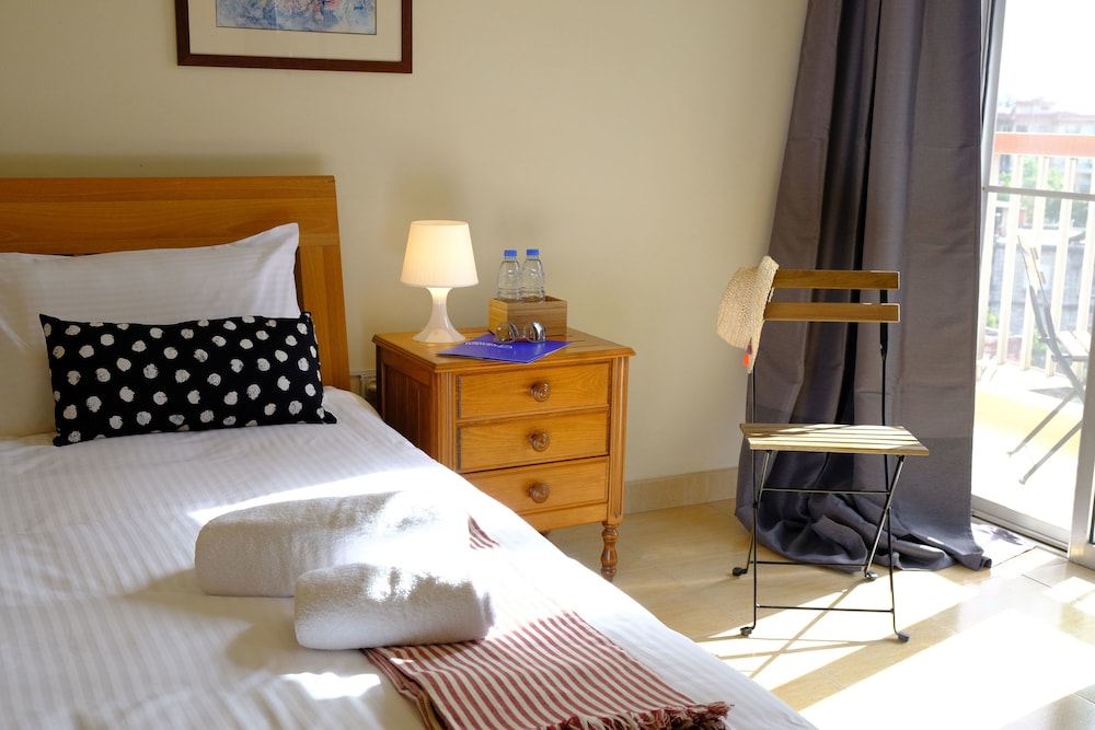 Superior Double Room, 1 Double or 2 Twin Beds, Accessible, Kitchenette photo 2