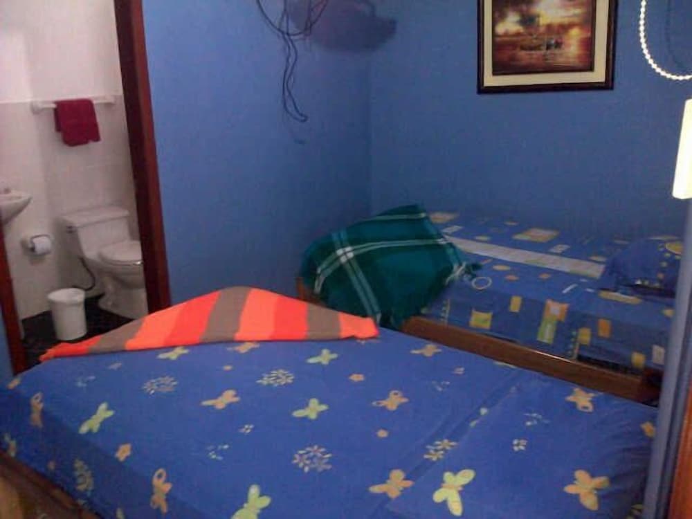 Standard Twin Room, 2 Twin Beds photo 2