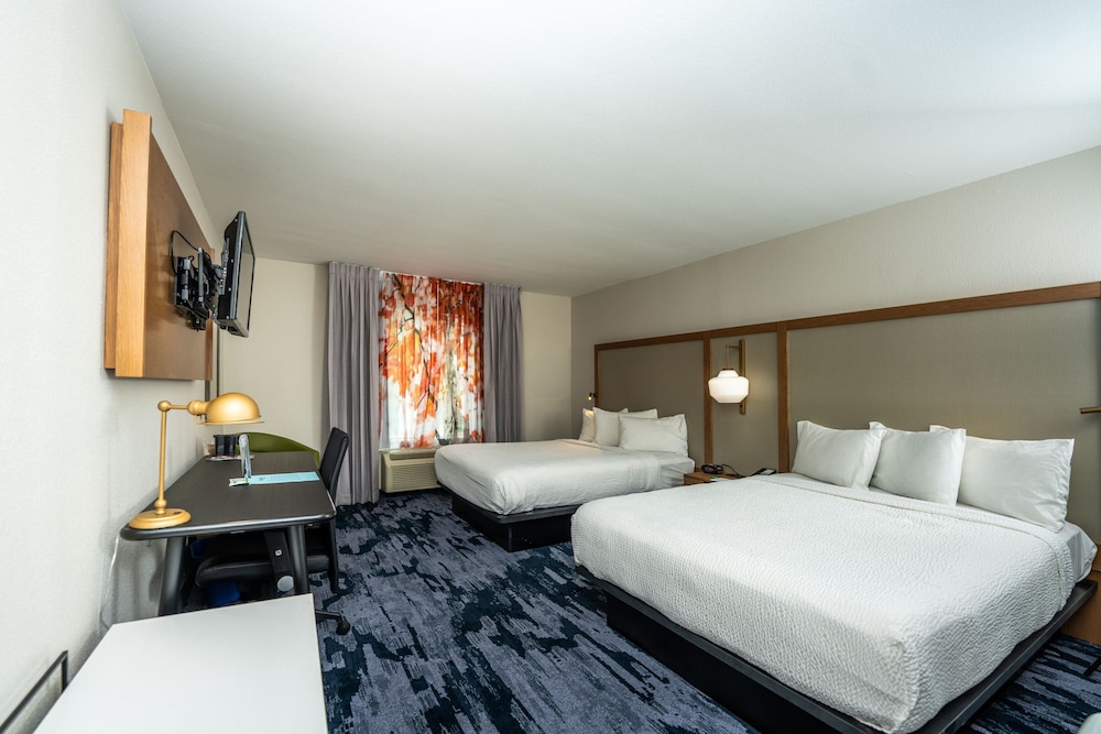 Room, 2 Queen Beds - Photo 1