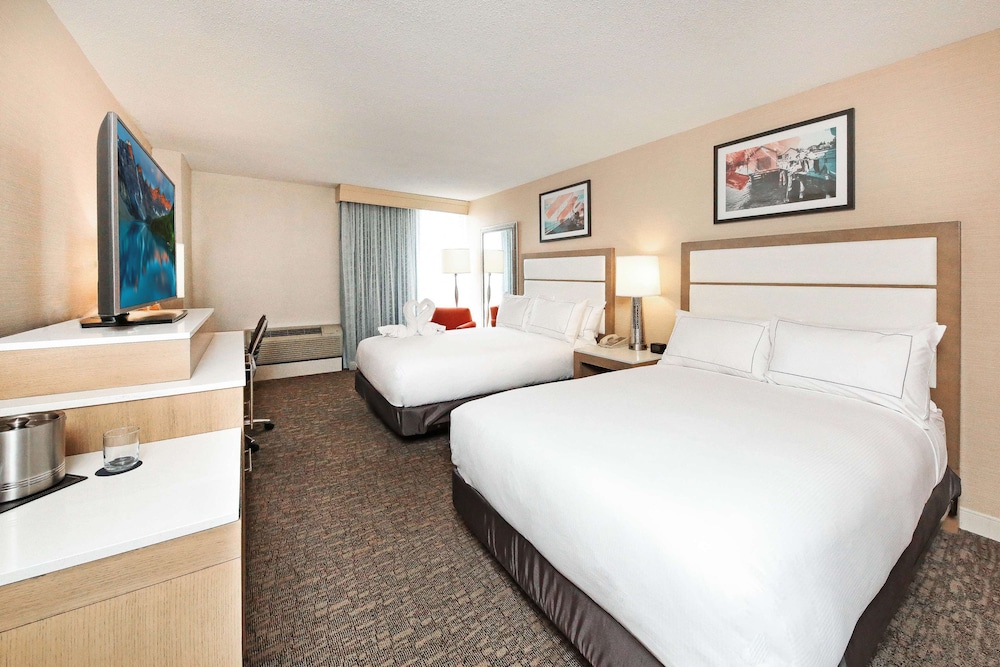Room, 2 Double Beds, Bathtub - Photo 3