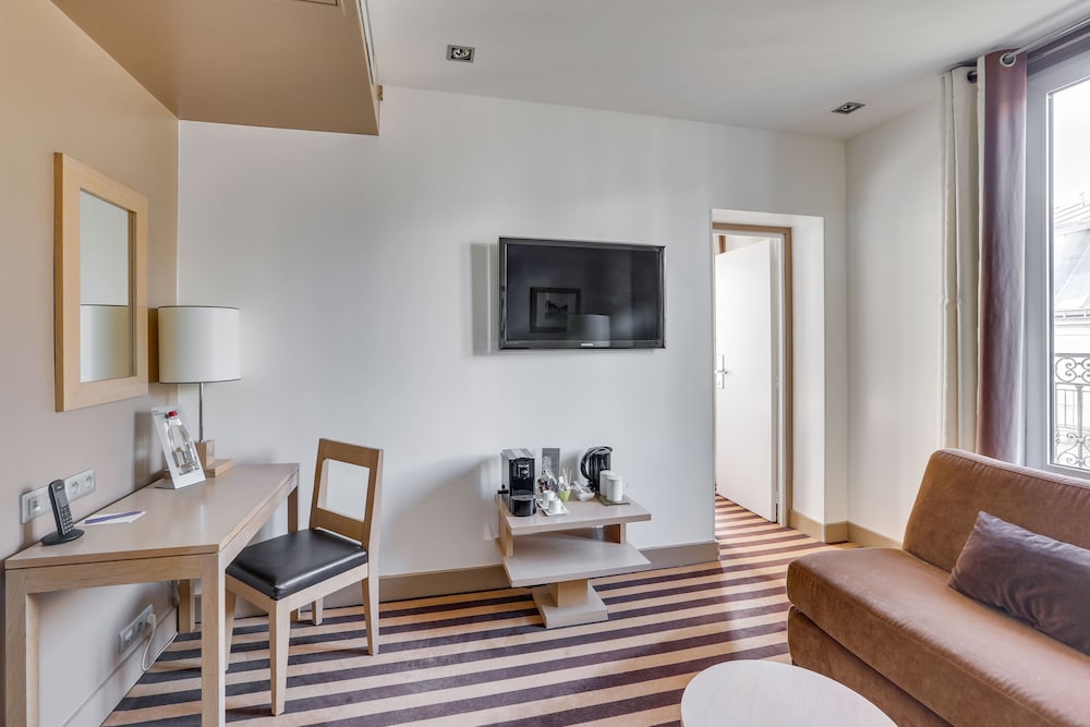 Family Suite, Private Bathroom thumbnail 5
