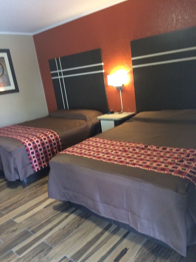 Standard Double Room, 2 Queen Beds, Non Smoking photo 2