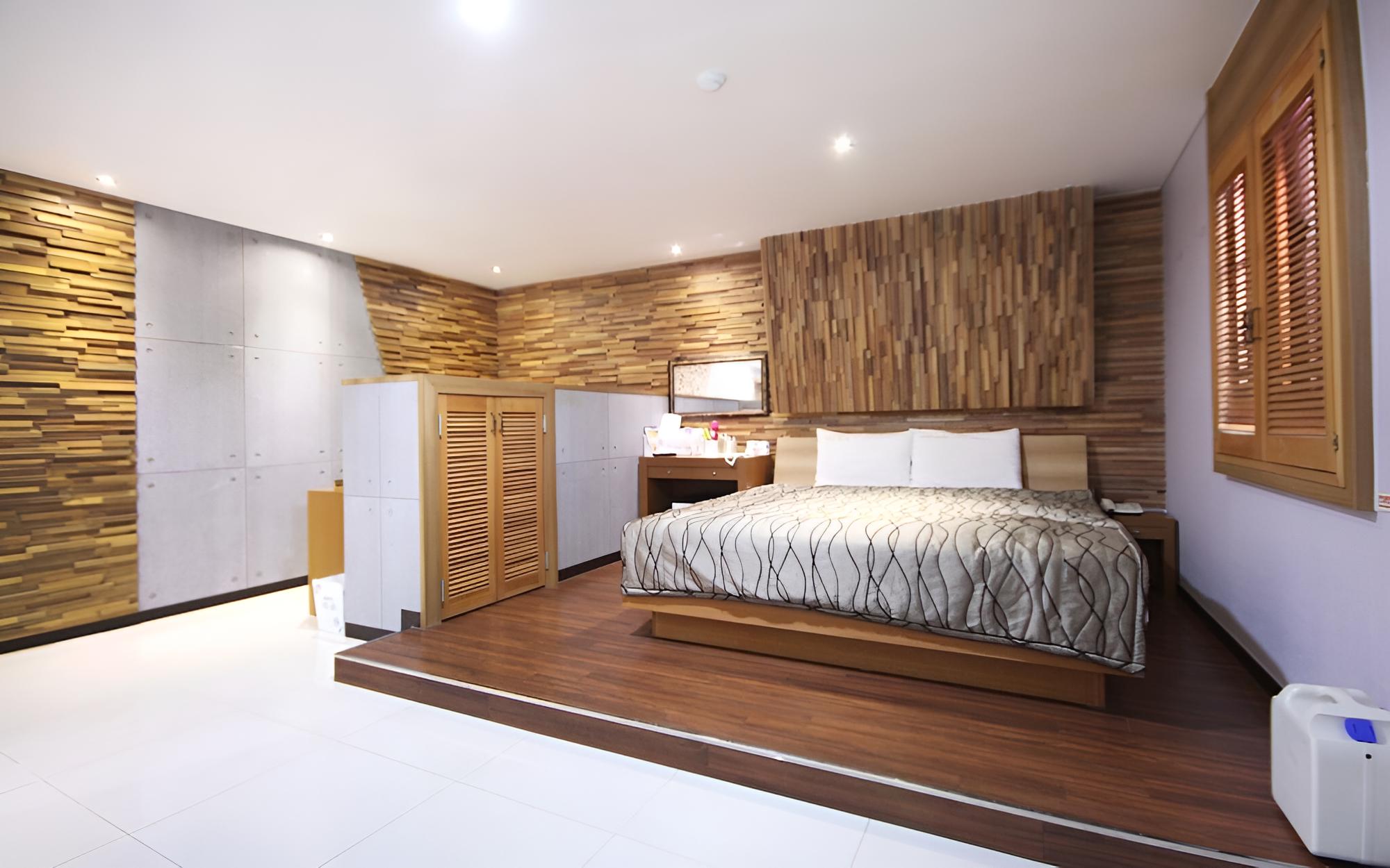 Room (VIP A-Large Spa (Netflix viewing avai) - Photo 5