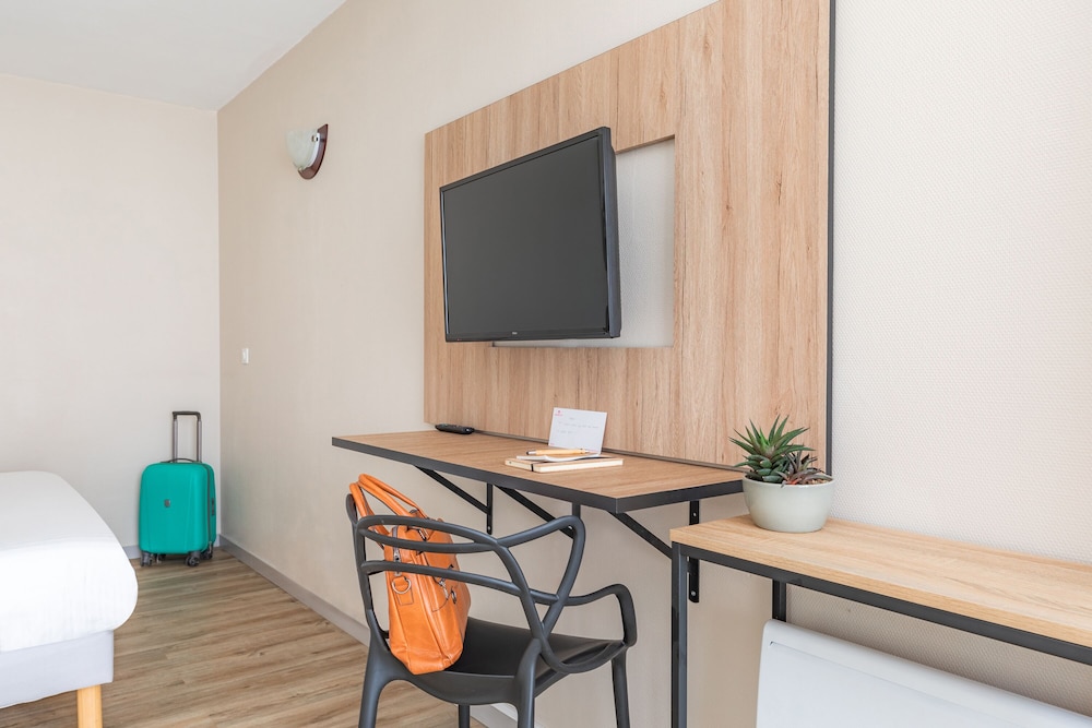 Superior Studio, Multiple Beds - Photo 4