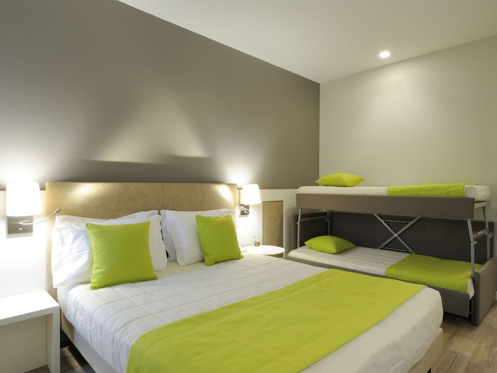 Superior Double or Twin Room - Photo 1