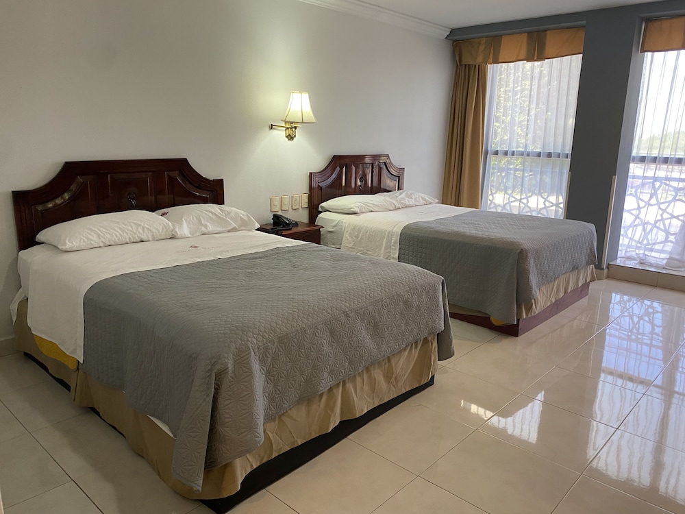 Standard Double Room, 2 Double Beds photo 3