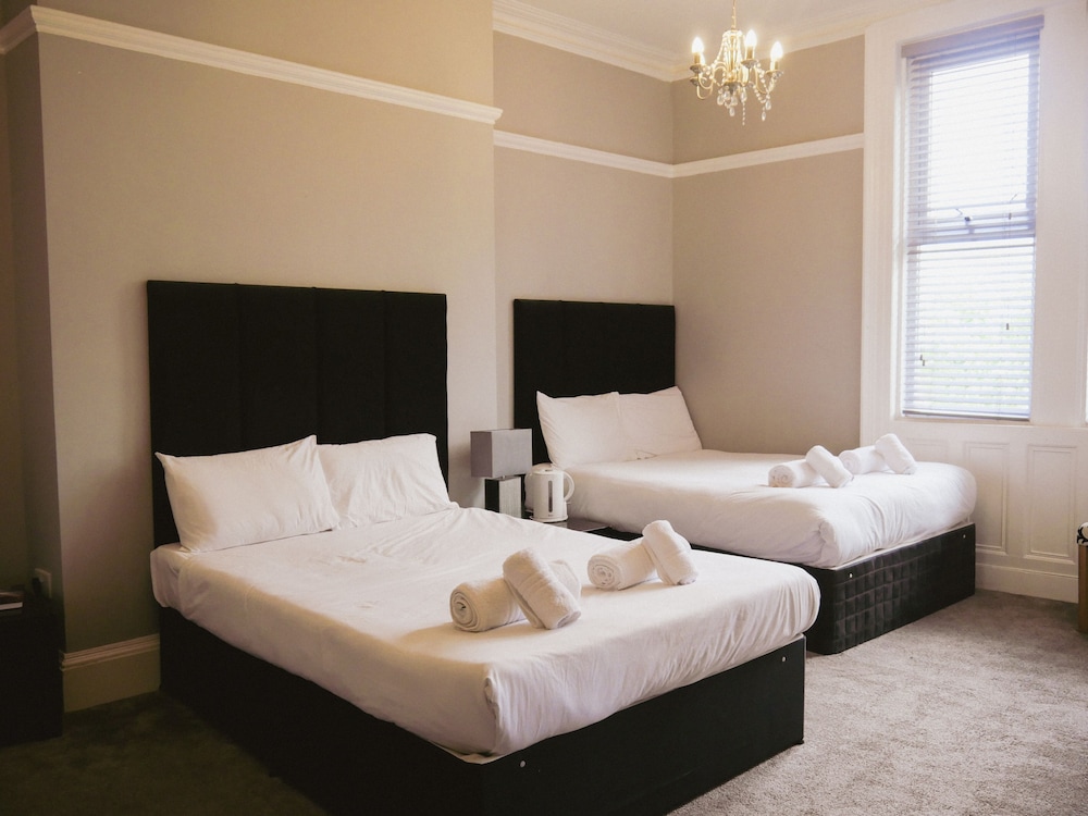 Executive Suite, Ensuite photo 3