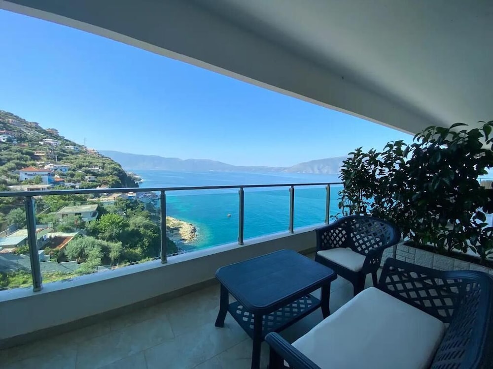 One-Bedroom Apartment,Balcony,Sea View (A6) photo 2