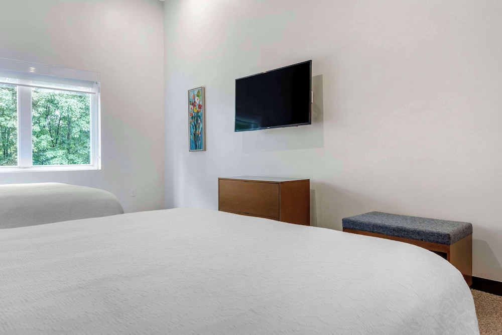 Standard Room, 2 Queen Beds, Non Smoking - Photo 3