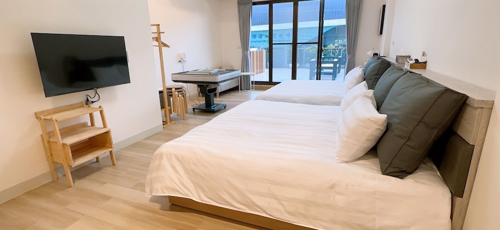 Exclusive Quadruple Room, 2 Queen Beds, Pets Allowed, Park View