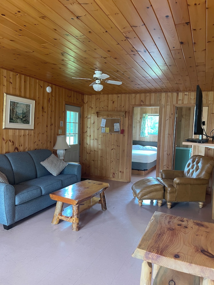 Standard Cottage, 3 Bedrooms, Partial Lake View photo 3
